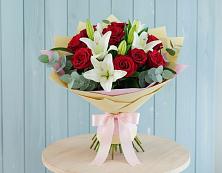 Букет цветов из:  Лилии и Розы в Солянке