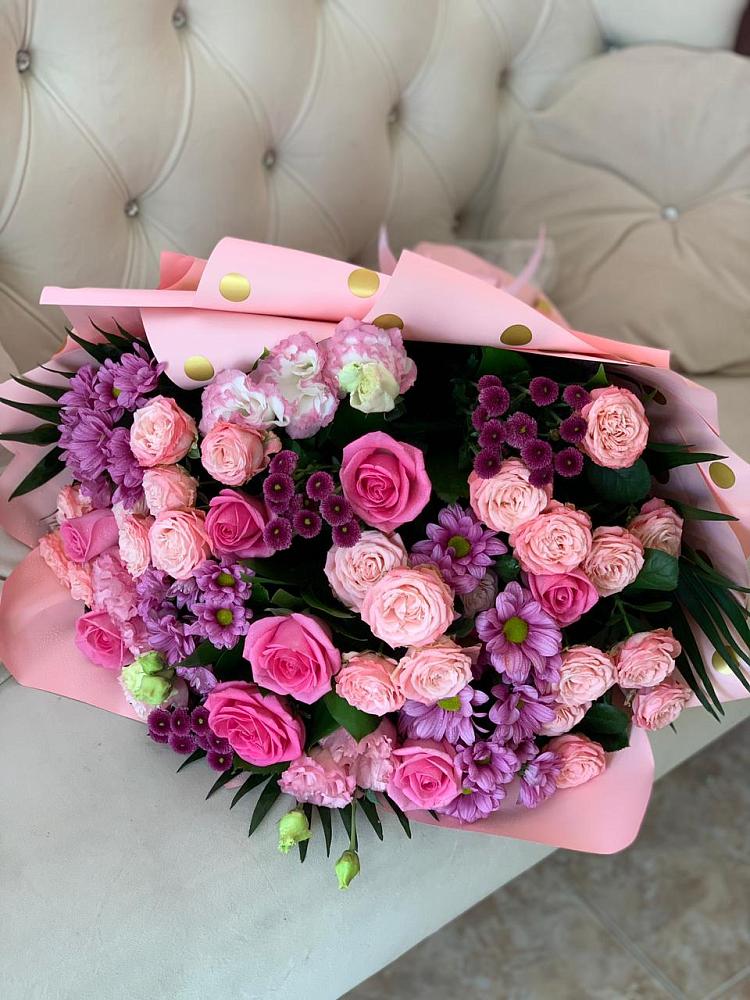 Букет цветов из: Хризантемы, Розы и Лизиантусы в Солянке