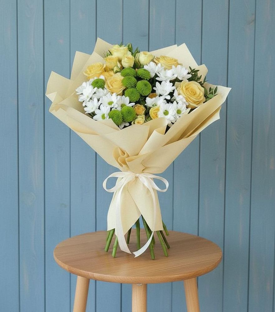 Букет цветов из: Хризантемы и Розы в Солянке