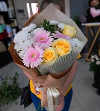 Букет цветов из:  Герберы, Розы и Хризантемы в Солянке