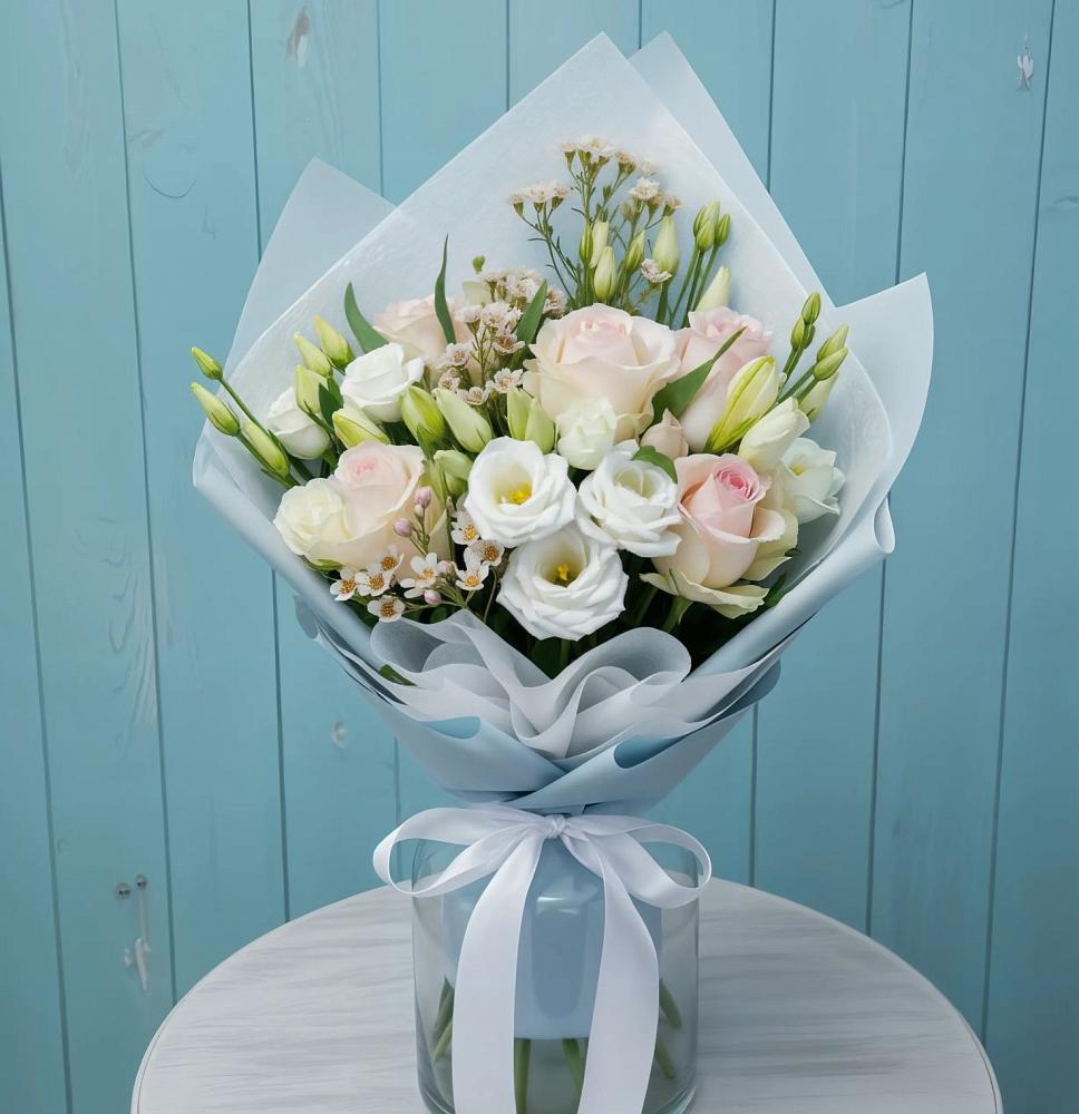 Букет цветов из: Розы и Лизиантусы в Солянке