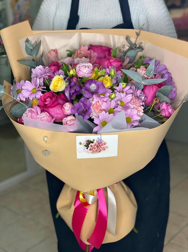 Букет цветов из: Хризантемы, Гвоздики и Альстромерии в Солянке