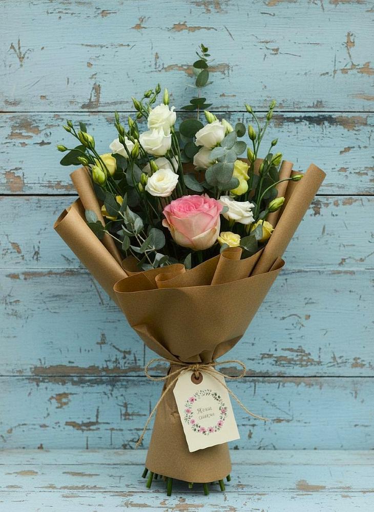 Букет цветов из: Розы и Лизиантусы в Солянке