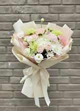 Букет цветов из:  Гвоздики, Розы, Лизиантусы и Хризантемы #REPLACE_PRED# Солянке