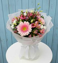 Букет цветов из:  Герберы, Альстромерии и Лизиантусы в Солянке