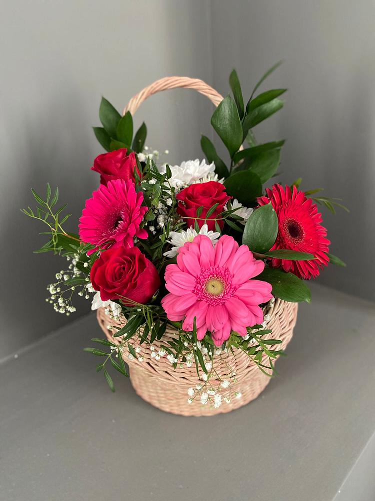 Цветочная композиция из Розы, Хризантемы и Герберы в корзине в Солянке