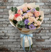 Букет цветов из:  Розы, Лизиантусы и Гвоздики #REPLACE_PRED# Солянке