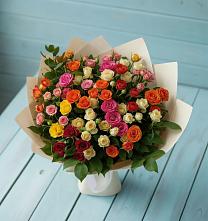 Букет Микс из разноцветных кустовых роз в Солянке