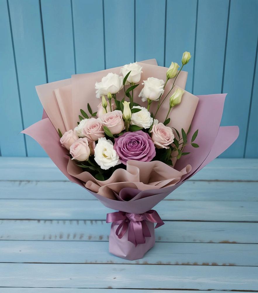 Букет цветов из: Розы и Лизиантусы в Солянке